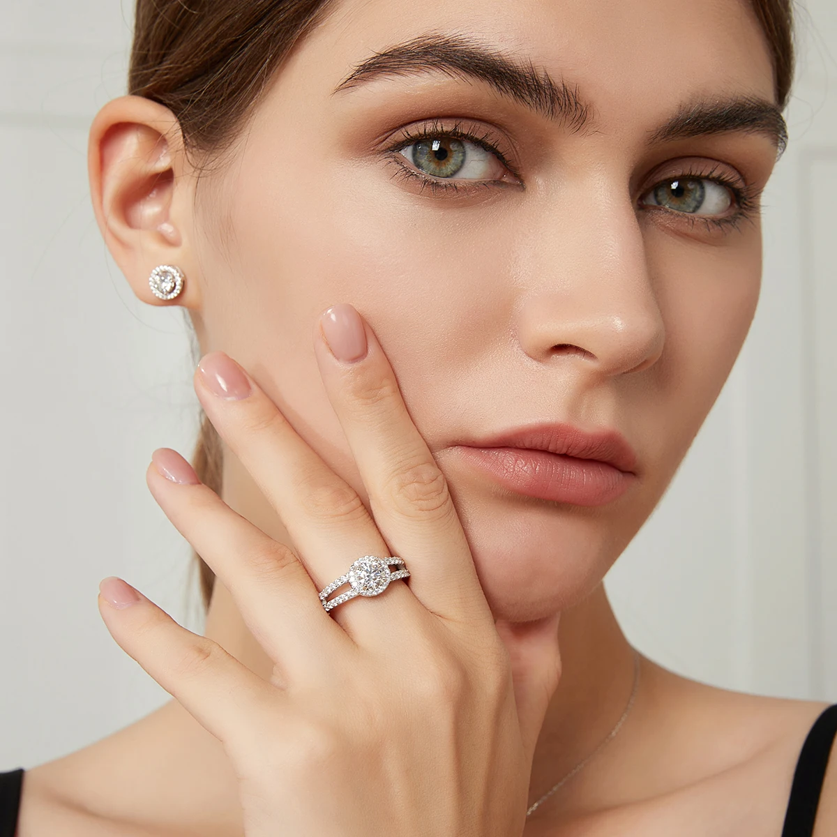 1 CT Moissanite Silver Split-Shank Halo Ring | VVS1 & GRA Certified