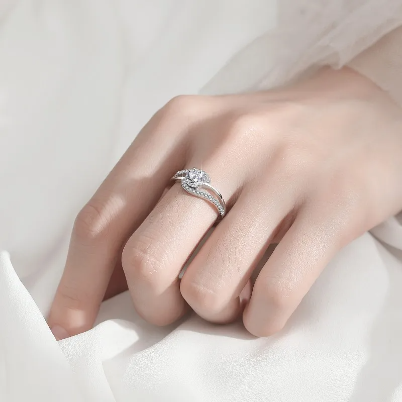 0.6 CT Moissanite Silver Crossover Ring | VVS1 & GRA Certified